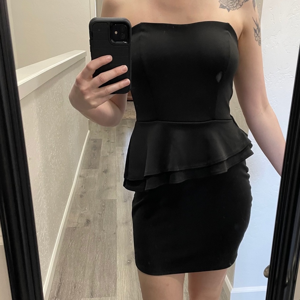 Dress - Picture 2 of 6